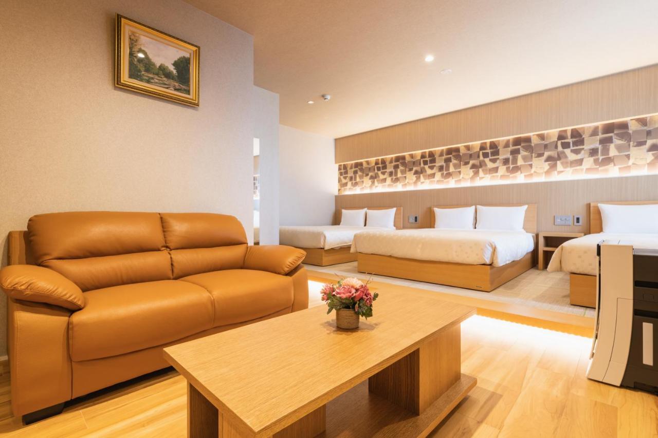 Grand Base Hakatamon Lejlighedshotel Fukuoka  Eksteriør billede